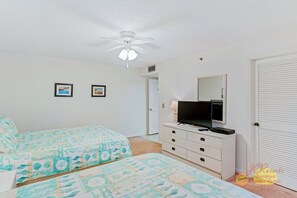 2 chambres, fer et planche à repasser, accès Internet, draps fournis