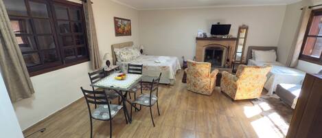 Chalé luxo, vista para o jardim | Wi-Fi de cortesia