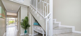 Beach Break Villa - Coastal Villa Retreat in Beautiful Ledge Point