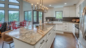 Coffee/tea maker, fridge, microwave, oven - Family-Friendly 4BR on 5 Acres • Pool, Big Porch (Burnet)
