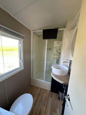 Bathroom - Bungalow in Rang-du-Fliers (Rang-du-Fliers)