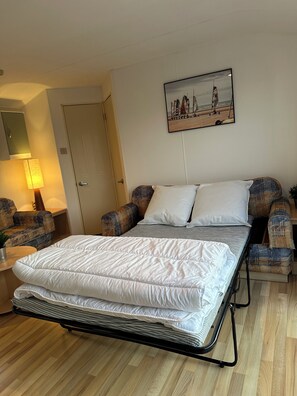 2 slaapkamers, een strijkplank/strijkijzer