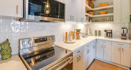 Walk to Vanderbilt: Eclectic Apt in Nashville