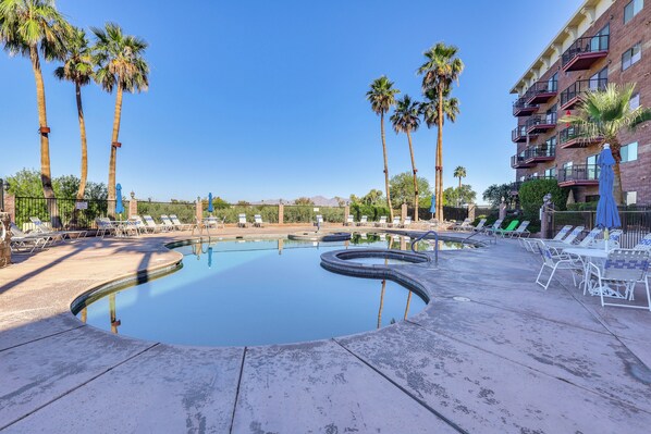 Apartment (2 Bedrooms) | Front of property
