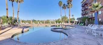 London Bridge Views: Havasu Condo on Golf Course