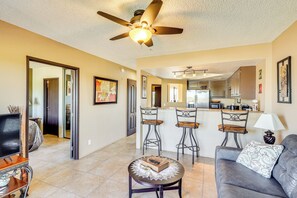 Apartment (2 Bedrooms) | Interior - London Bridge Views: Havasu Condo on Golf Course (Lake Havasu City)