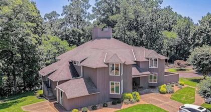 Resort Condo w/ Marina Access in Williamsburg!