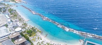 Chic 3BR Apartment Mambo Beach Area Stay