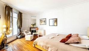 2 chambres, fer et planche à repasser, Wi-Fi gratuit, draps fournis
