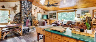 Screened Porch, Deck + Mtn Views: Andrews Retreat!