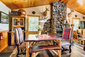 House (2 Bedrooms) | Interior