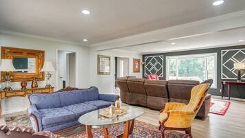 House (4 Bedrooms) | Interior