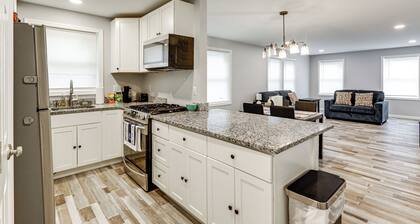 2 Mi to Dtwn Attleboro: Pet-friendly Apt!