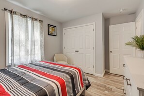 Apartment (3 Bedrooms) | Interior - 2 Mi to Dtwn Attleboro: Pet-friendly Apt! (Attleboro)