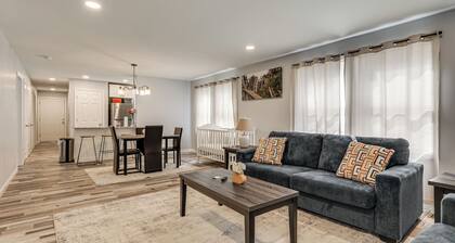 2 Mi to Dtwn Attleboro: Pet-friendly Apt!