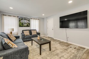 Apartment (3 Bedrooms) | Interior - 2 Mi to Dtwn Attleboro: Pet-friendly Apt! (Attleboro)