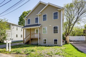 Apartment (3 Bedrooms) | Interior - 2 Mi to Dtwn Attleboro: Pet-friendly Apt! (Attleboro)