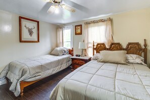 Interior - 'chucker Chalet' - Hunters Haven in Houtzdale! (Houtzdale)