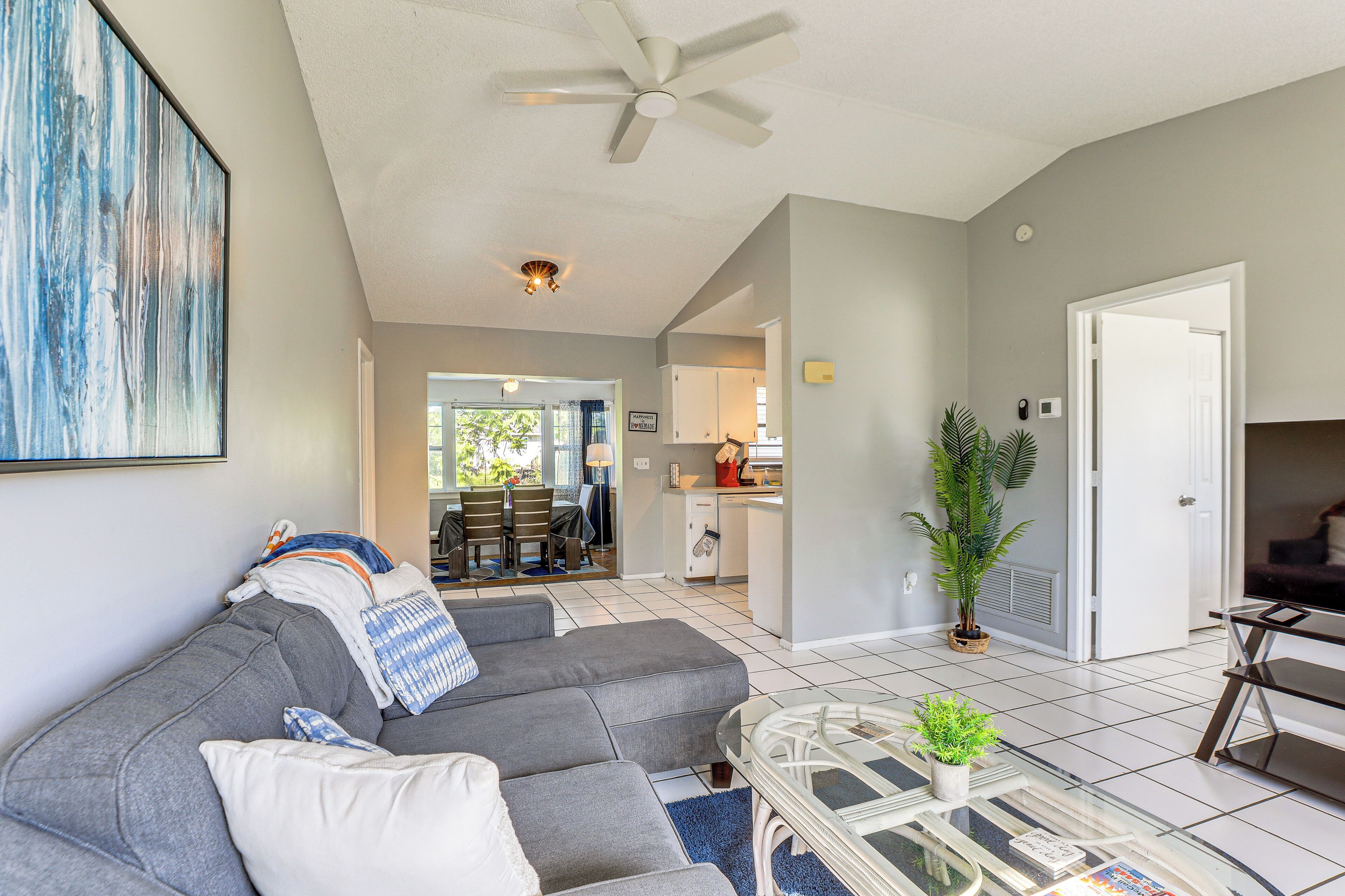 House (3 Bedrooms) | Interior