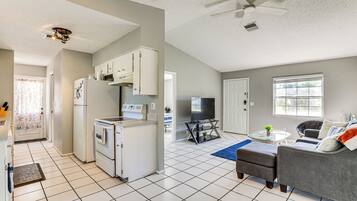 House (3 Bedrooms) | Front of property