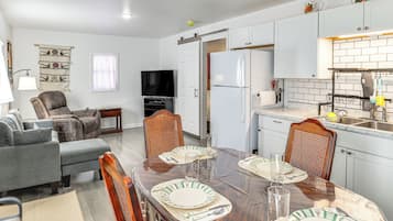 House (1 Bedroom) | Interior