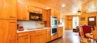 18 Mi to Red River Gorge: Beattyville Retreat