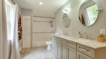 Rumah (2 Bedrooms) | Interior