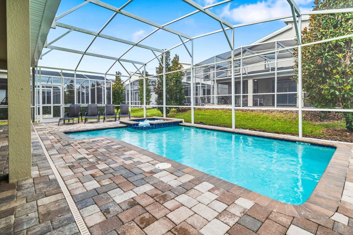 Private Pool and Spa