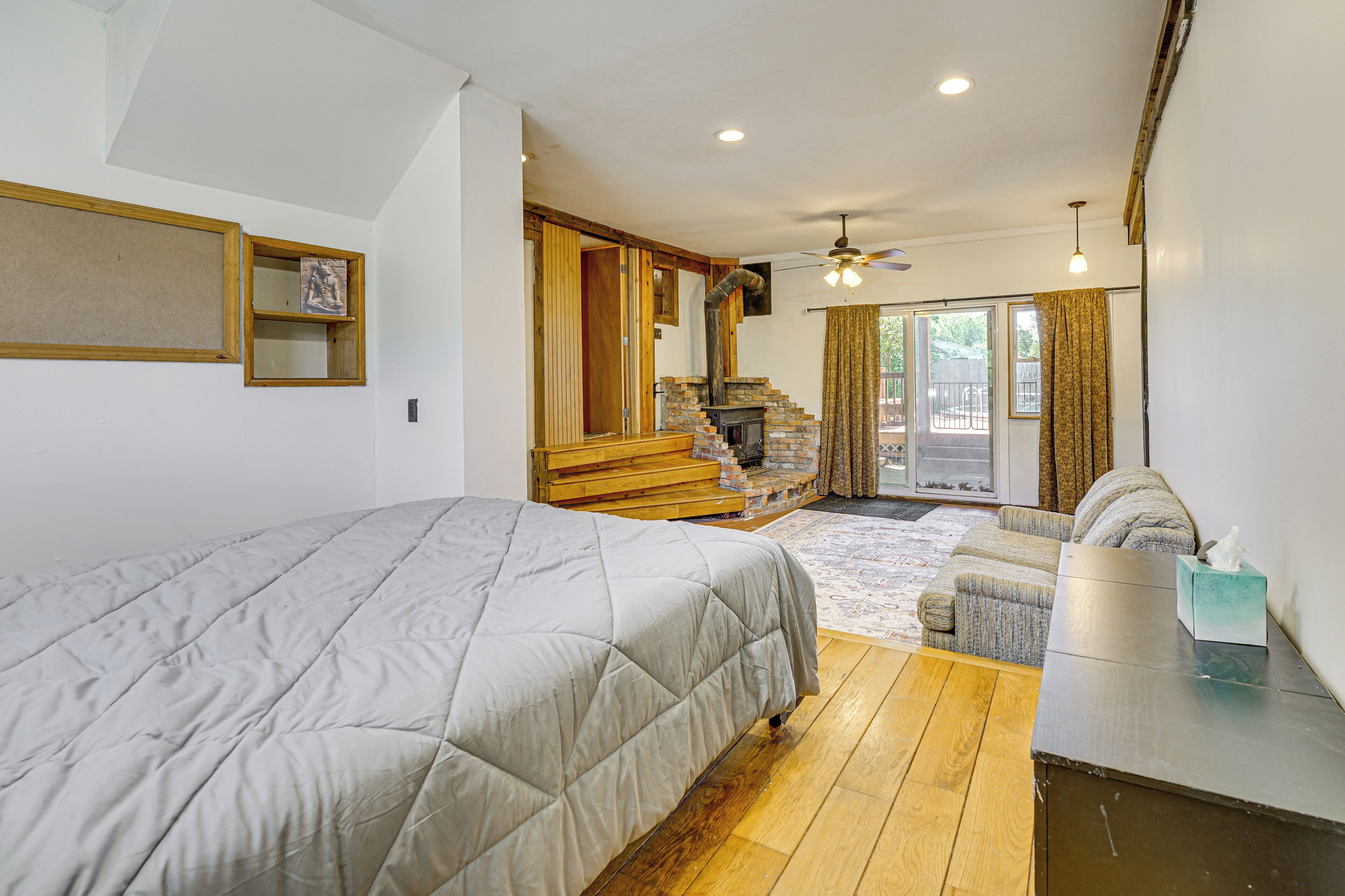 House (5 Bedrooms) | Interior