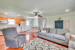 House (2 Bedrooms) | Interior