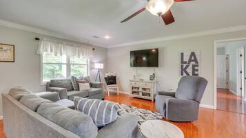 House (2 Bedrooms) | Front of property