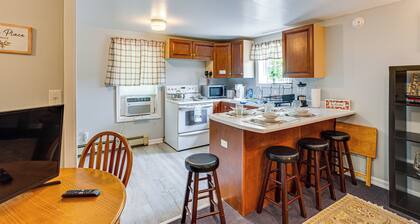 Honey Bee Farm On-site: Susquehanna Valley Apt!
