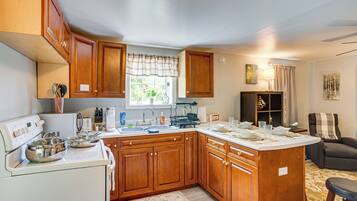 Apartment (1 Bedroom) | Interior