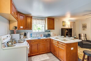 Apartment (1 Bedroom) | Interior - Honey Bee Farm On-site: Susquehanna Valley Apt! (Mount Pleasant Mills)