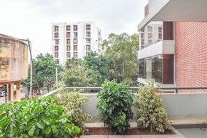 Quarto casal superluxo, sacada, vista para a cidade | Roupas de cama premium