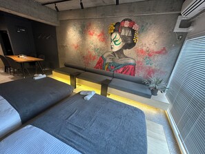 2 habitaciones, tabla de planchar con plancha, wifi y ropa de cama