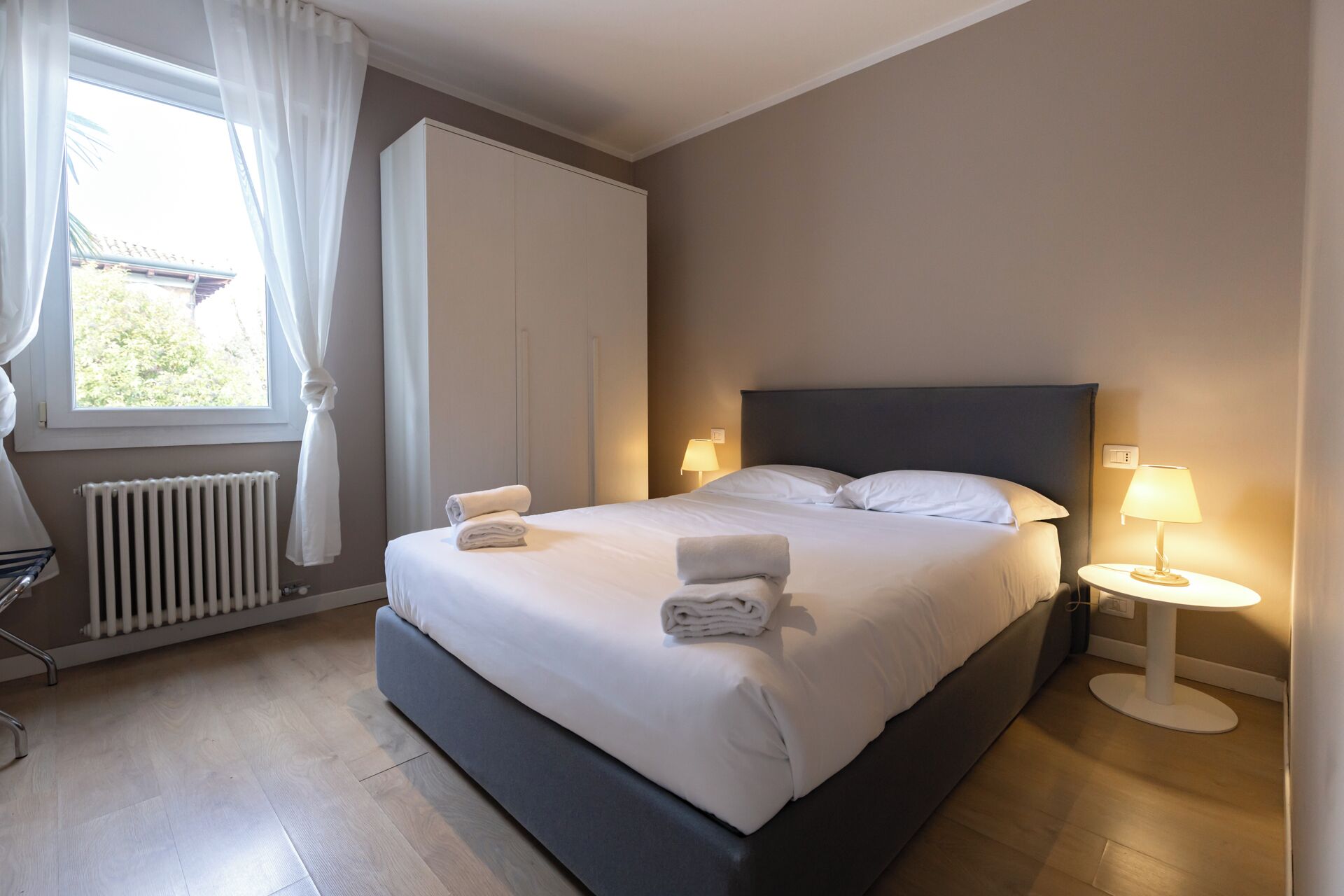 Iron/ironing board, free WiFi, bed sheets