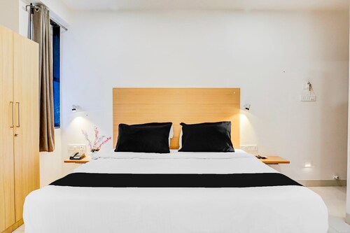 Super Townhouse Hadapsar Savali Inn