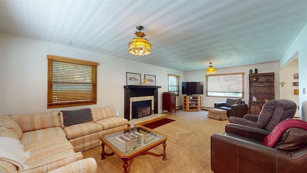 Smart TV, fireplace, offices