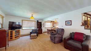 Smart TV, fireplace, offices