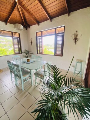 Dining - 4 bed villa Rodney Bay! Fabulous views! Private  infinity pool, great location (Rodney Bay)
