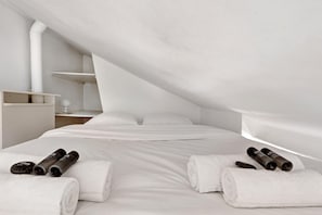1 bedroom, iron/ironing board, travel cot, WiFi