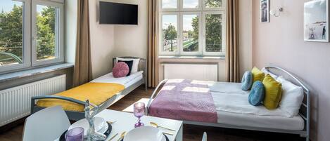 Panoramic Studio Suite, River View | Ruang kerja komputer riba, seterika/papan seterika, Wi-fi percuma