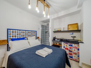 1 bedroom, free WiFi, bed sheets