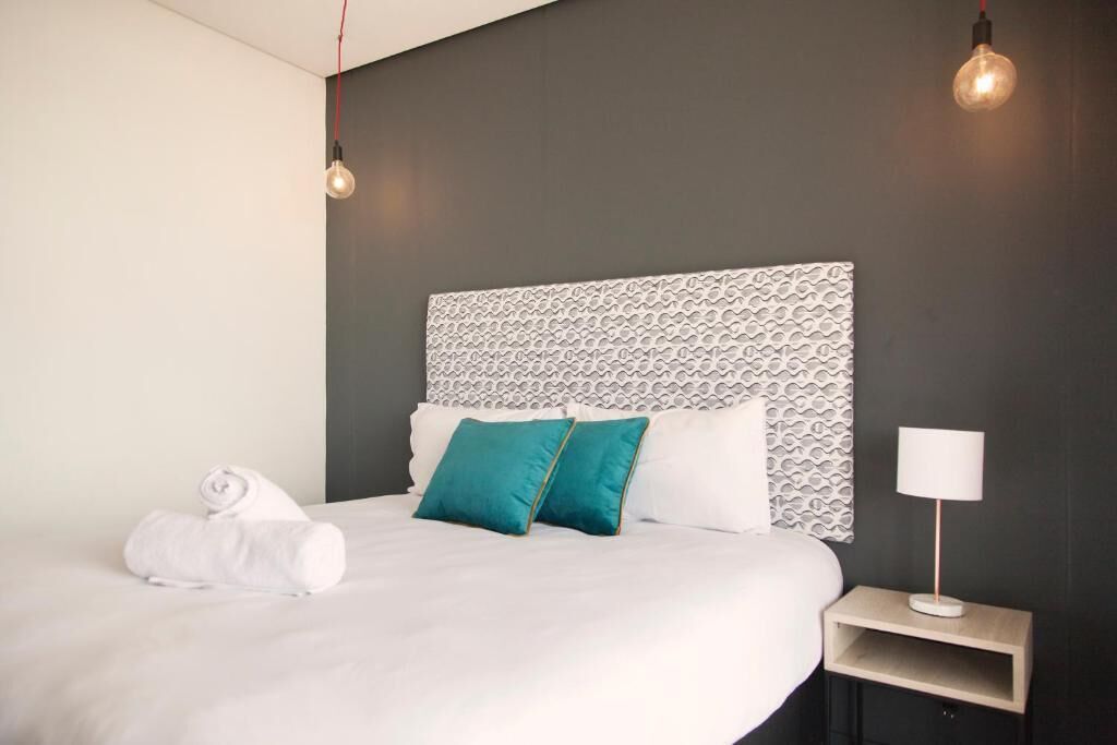 تجهيزات عازلة للصوت وواي فاي مجانًا