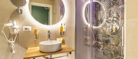 Chambre Classique avec lits jumeaux | Salle de bain