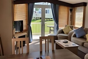 Individually furnished, free wired internet - Sandytoes Holidays (Paignton)