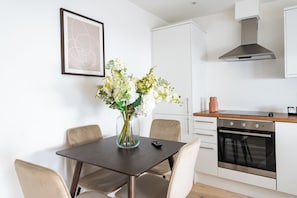 Appartement Affaires | Restauration dans la chambre