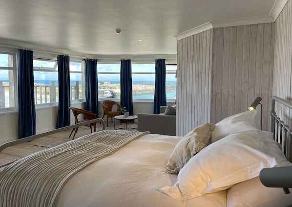 Suite, bagno in camera, vista mare (Balcony) | Lenzuola