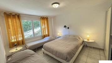 1 bedroom, WiFi, bed sheets